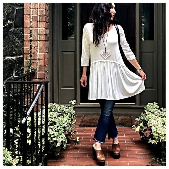 ✨LAST ONE ✨white loose fit ruffled hem tunic top - Picture 5 of 8